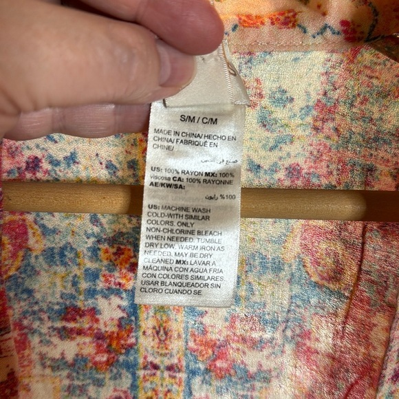 Chico’s Multi-Colored Printed Ruana Size Small Medium - Picture 6 of 8